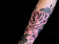 Tattoo En El Brazo Para Mujer Flores