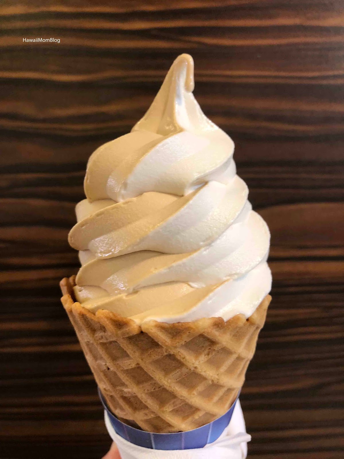 Hawaii Mom Blog Ice Cream at Kulu Kulu