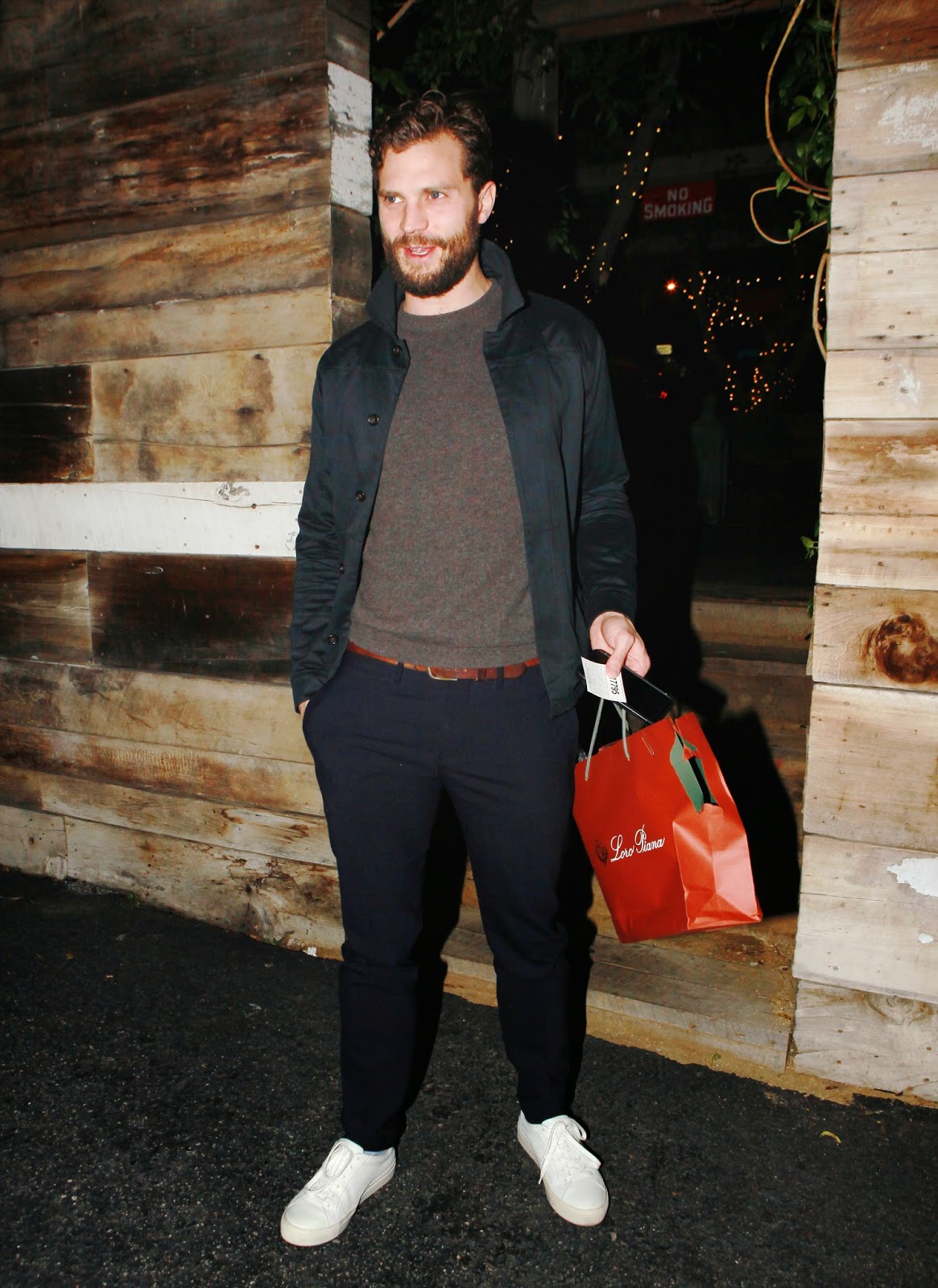 Fifty Shades Updates: HQ PHOTOS: Jamie Dornan out in LA (Jan. 7, 2015)