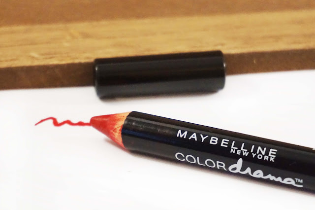 Maybelline Color drama Essential Red