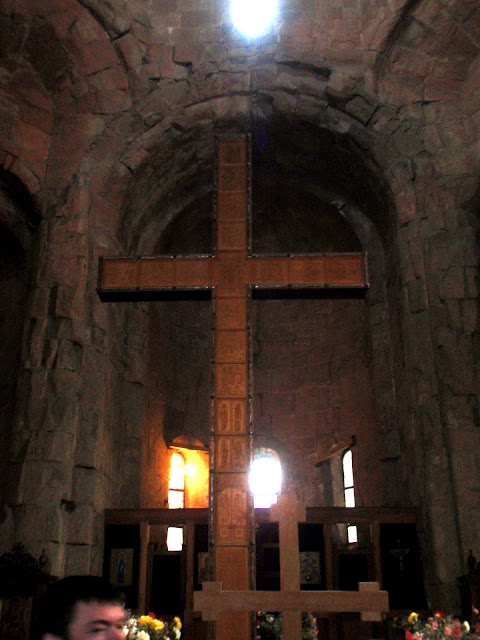 Крест в грузинском храме