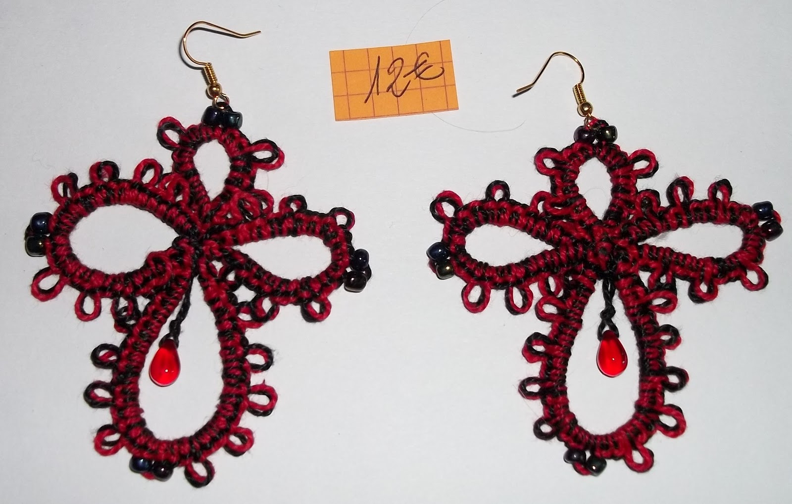 bijoux dentelle,tatting,accessoires............. boucles d'oreilles suite