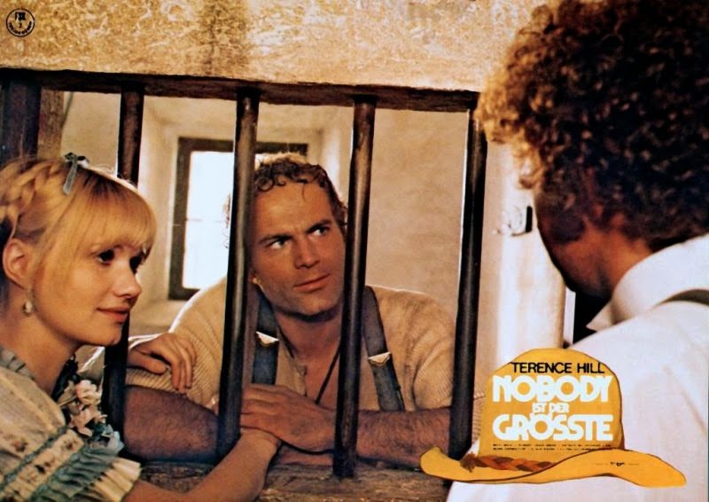 Affiches Photos d'exploitation Bandes annonces Un génie , deux associés , une cloche (1975 Affiches Photos d'exploitation Bandes annonces Un génie , deux associés , une cloche (1975