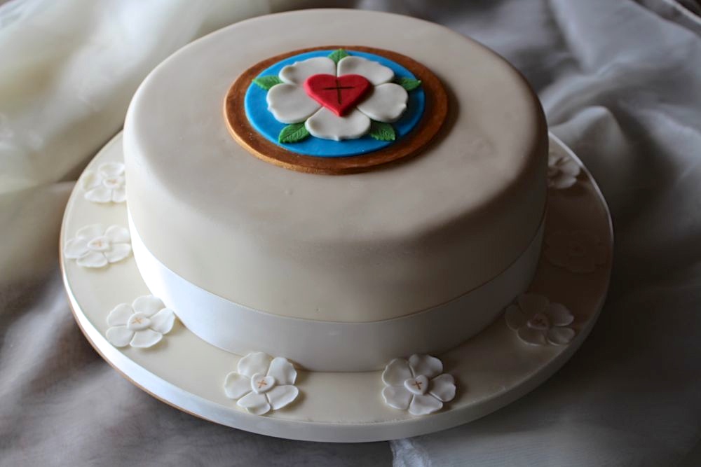 Sachertorte mit Luther Rose