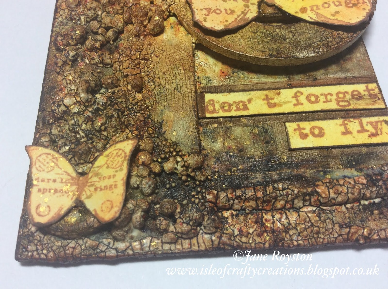 Isle of Crafty Creations Weathered Frames Tag for Tando Creative