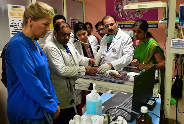 The Countess met with mothers caring for their premature babies at Niloufer Hospital in Hyderabad