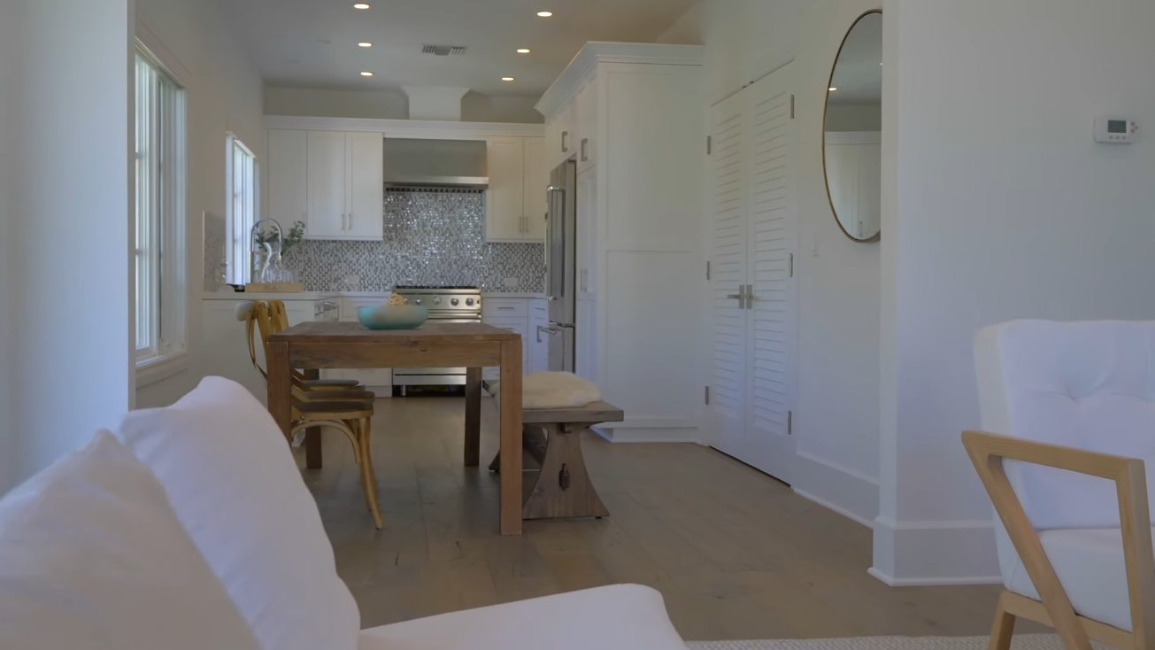 30 Photos vs. STEP INSIDE THE WEEKND CALABASAS HOUSE TOUR $24,995,000 - Luxury Home & Interior Design Tour