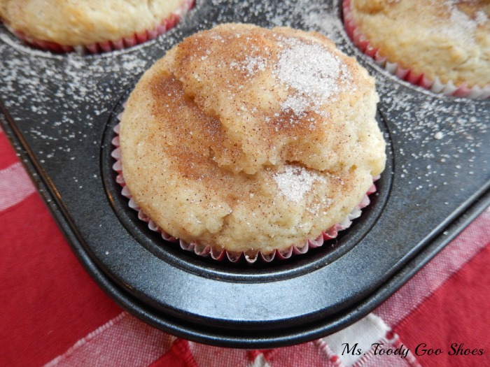 Cinnamon Muffins by mstoodygooshoes.blogspot.com #muffins