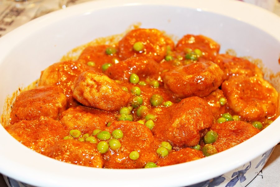 ALBÓNDIGAS DE BACALAO CON SALSA MARINERA