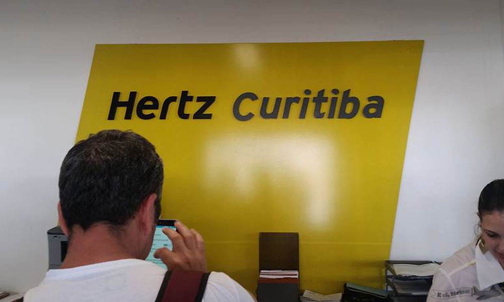 Nossa experiência com aluguel de carro com a Hertz em Curitiba E aí