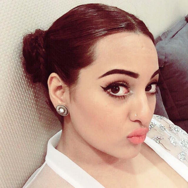 18 Pictures That Prove Sonakshi Sinha Is Bollywoods Unbeatable Selfie 