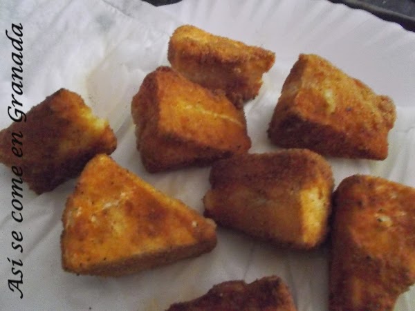 Queso camembert frito con mermelada