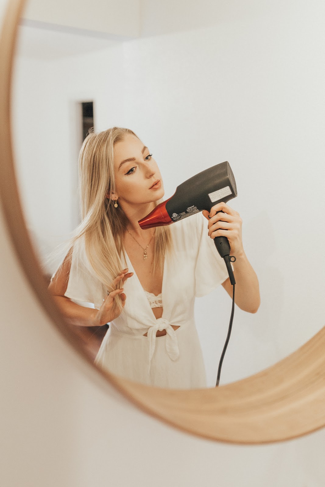 How to Know if Your Hair Is Hydrated: Signs and Tips