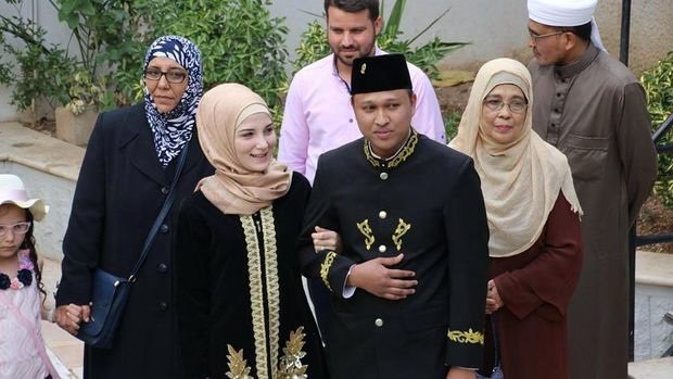 Gadis Cantik Suriah Ini Dinikahi Pemuda Indonesia Dengan Mahar Hafalan Quran dan 500 Hadits