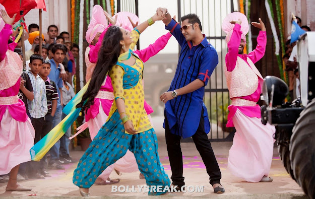 Carry on Jatta HD Wallappers - Punjab Movie of Mahie gill 