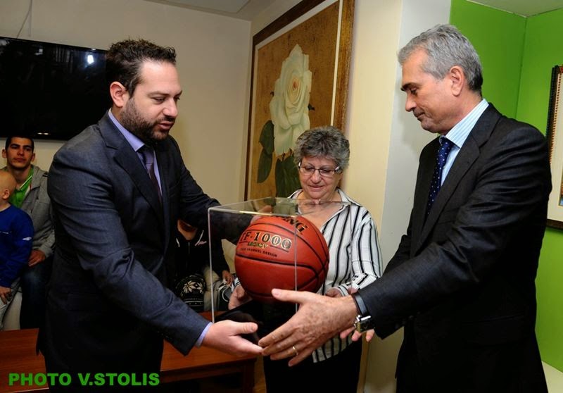 Μοίρασαν αγάπη, χαμόγελα και δώρα (pics)