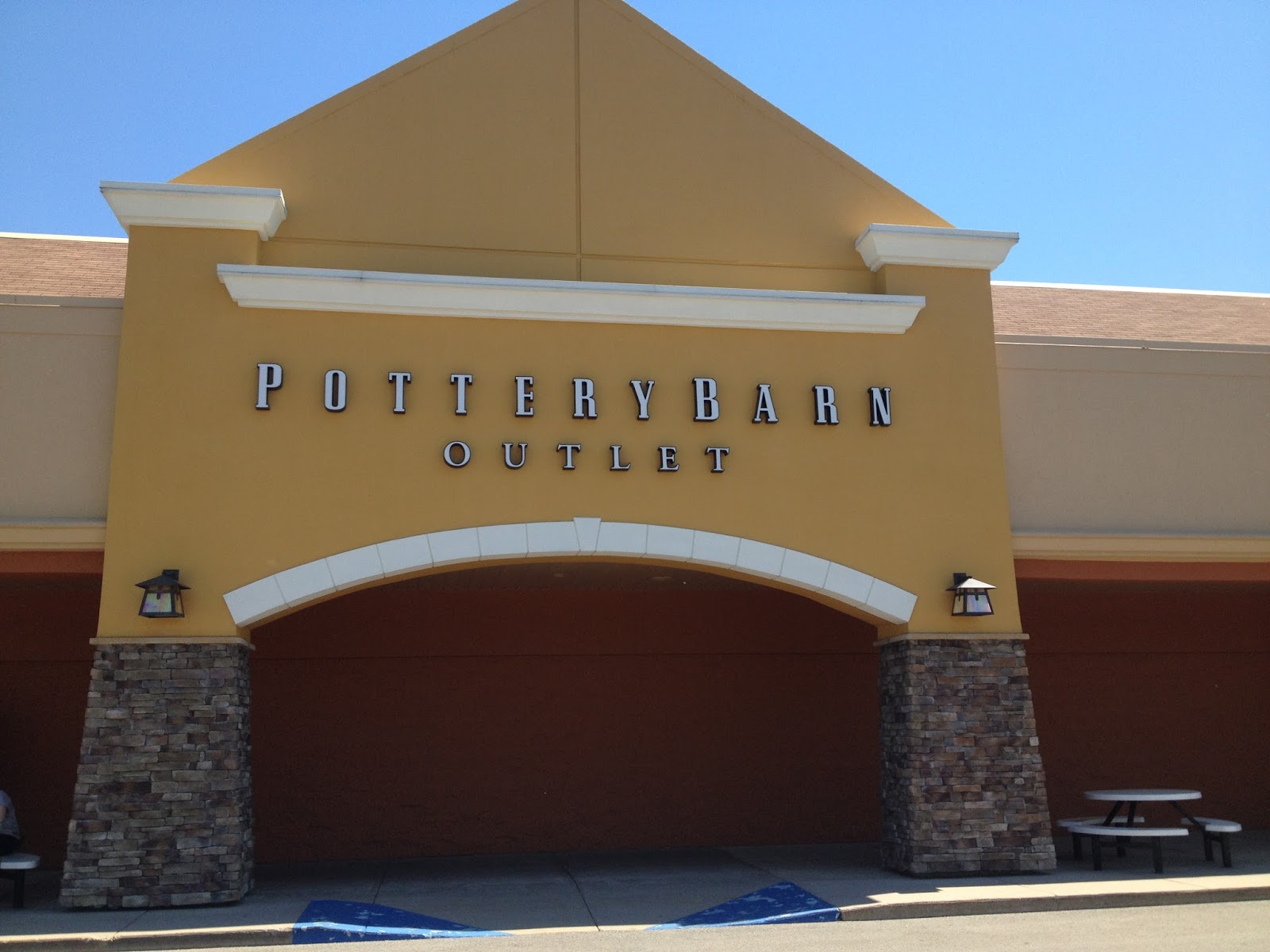 BargainSwag: 25 percent Off Pottery Barn Outlet!