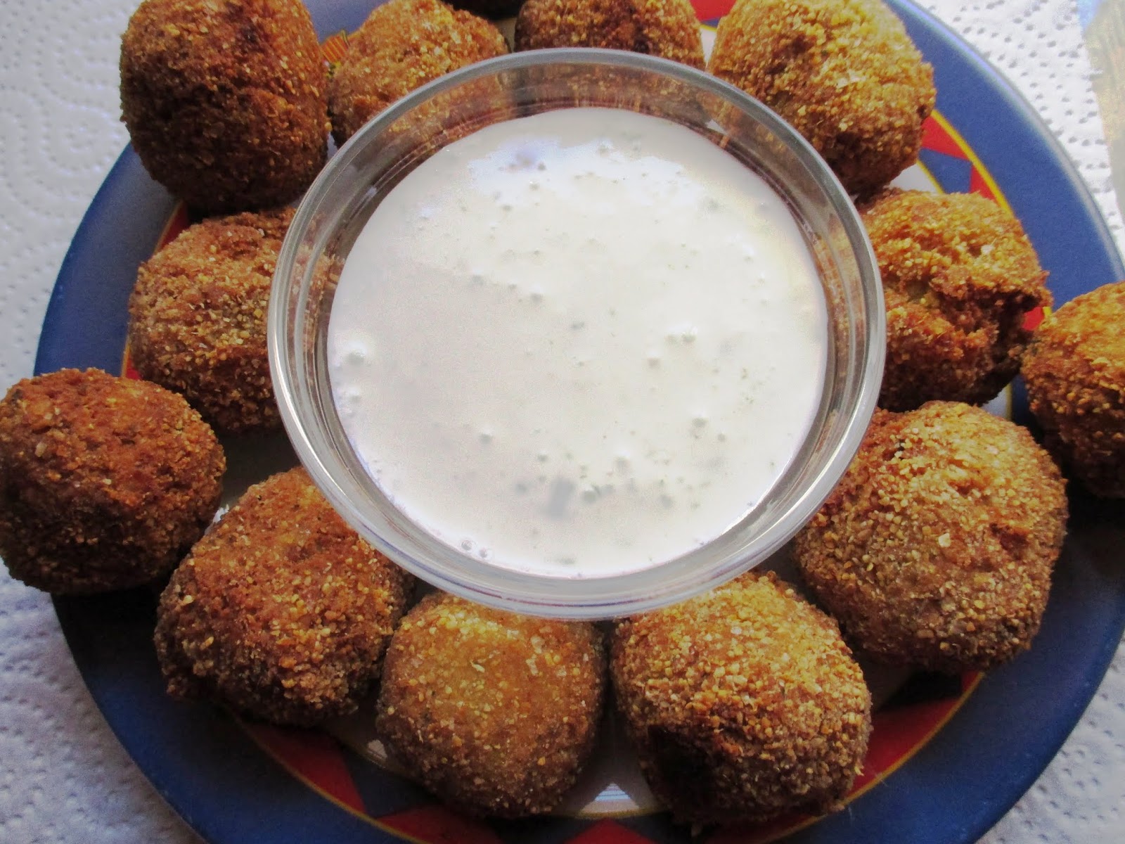 Cosas ricas y de buen ver Falafel con salsa de yogur ///// Falafel