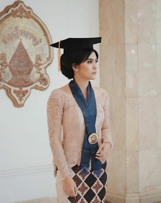 model gaya rambut wisuda modern terbaru model gaya rambut wisuda modern terbaru