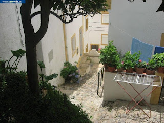 Travessa do Pé da Torre de Castelo de Vide, Portugal (Crossing)