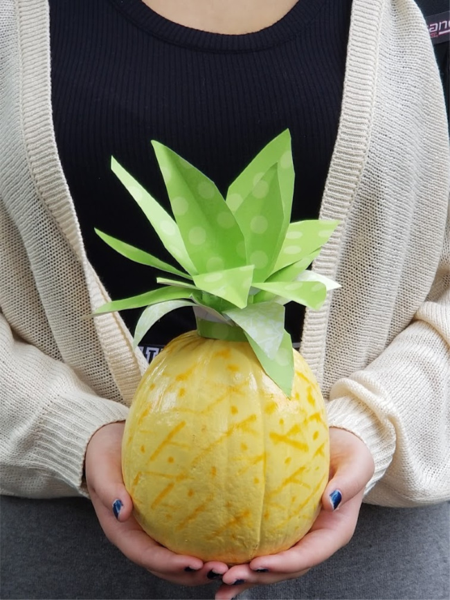 Pineapple Pumpkin Themed Pumpkins Are Best! Crafts a la mode