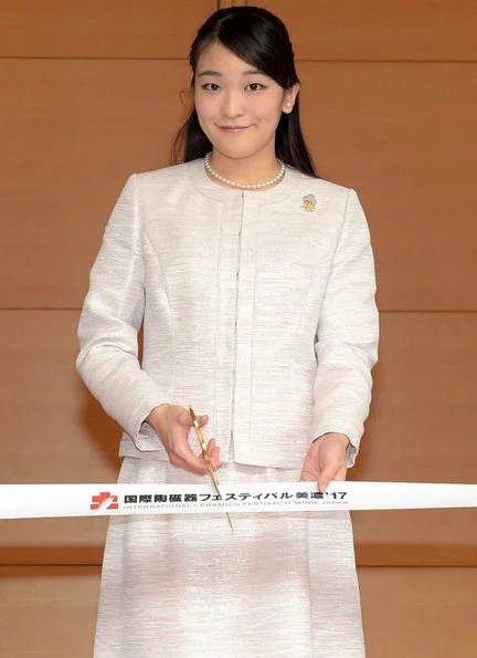 Princess Mako attended opening ceremony of the International Ceramics Festival and visited the Mosaic Tile Museum