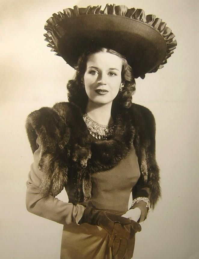 Film Noir Photos Outlandish Hats Rosemary deCamp