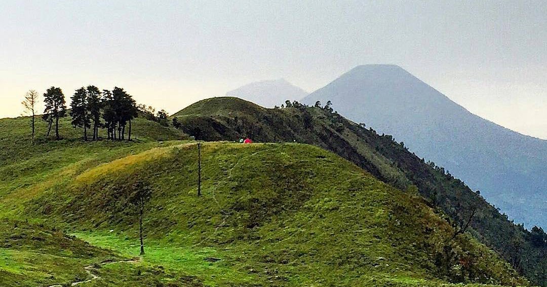 Daftar Gunung Yang Ada Di Jawa Tengah | Wisata Alam dan Gunung Indonesia