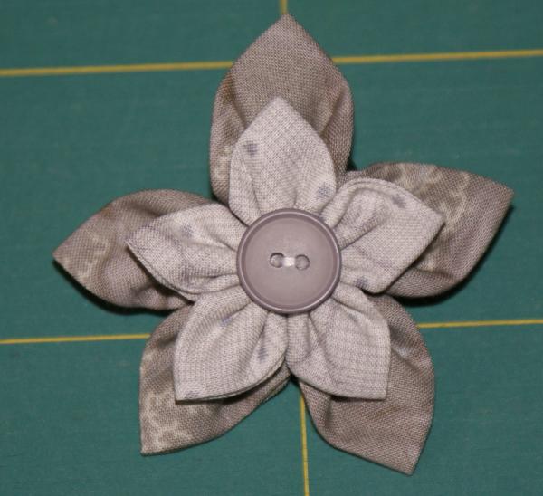 Bouts Choisis Clover Kanzashi Flower Maker tutoriel tutorial