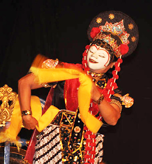 Kesenian-Kebudayaan-asli-Tradisional-Khas-Sunda-Daerah-Jawa-Barat