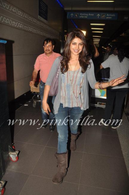  -  Priyanka Chopra Airport pic- leaving for brothers graduation