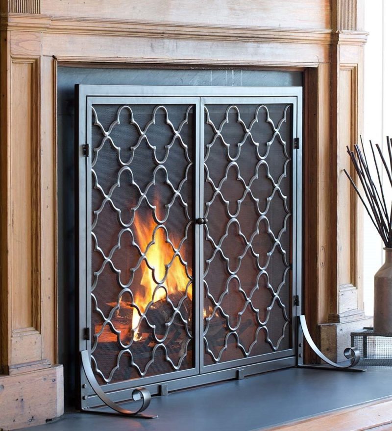 10 Fireplace Screens with Doors to Upgrade Your Fireplace Décoration