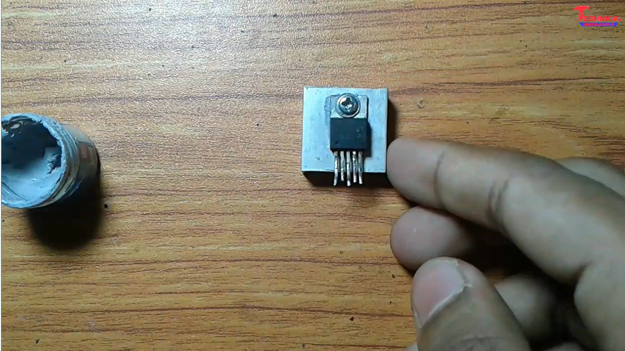 LM2576 ic mobile charger by 12 volt battery with 3 amp high output.