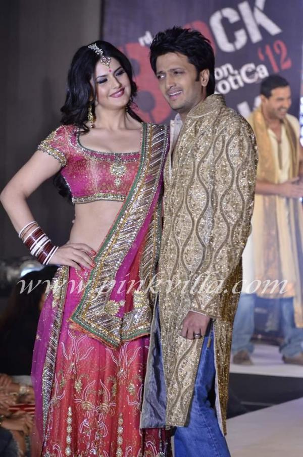 Zarine khan in Bridal Lehnga Choli Hosuefull 2 Walk Ramp1 - Housefull 2 Bridal Fashion Show