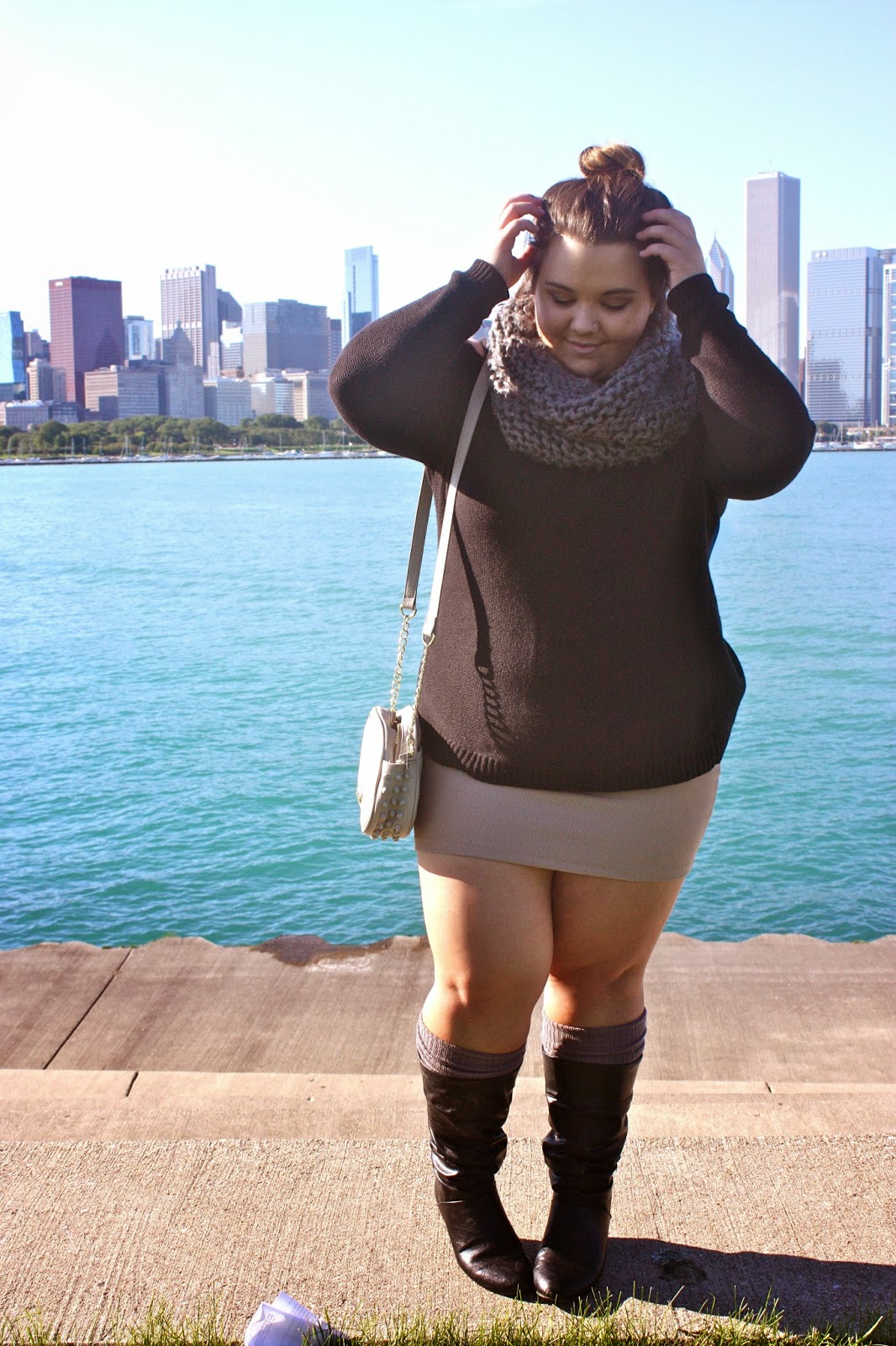 belong to the city, boots, Chicago, chicago skyline, infinity scarf, knee-high socks, Natalie Craig, natalieinthecity, nude skirt, partynextdoor, sweater cut outs, top knot, fall fashion, fall trends, bulky scarves, fashion blogger, plus size fashion, plus size fashion blogger