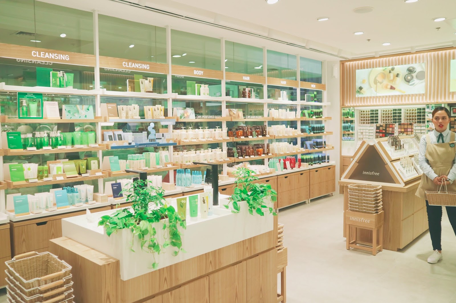 innisfree Megamall Opens a peek of the store! ARTSY FARTSY AVA
