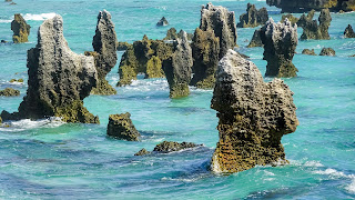 Not recommended to swim between these pinnacles