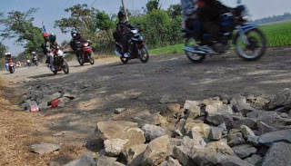 Infrastruktur di Banyuwangi : jalan Kampung Bongkoran, Wongsorejo, Banyuwangi akan diperbaiki.