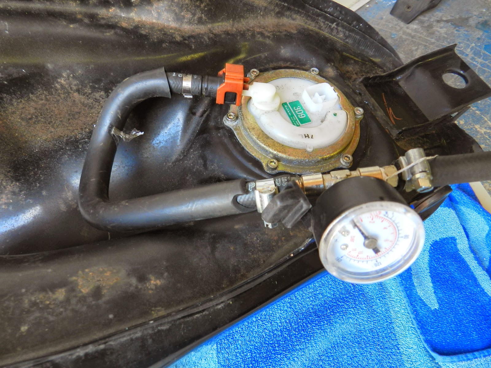 Yamaha YBR 125 Owner Blog Yamaha YBR 125 fuel injection pump removal