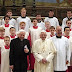 547 niños cantores de Ratisbona, víctimas de violencia y abuso sexual. El hermano del Papa Ratzinger no vio nada