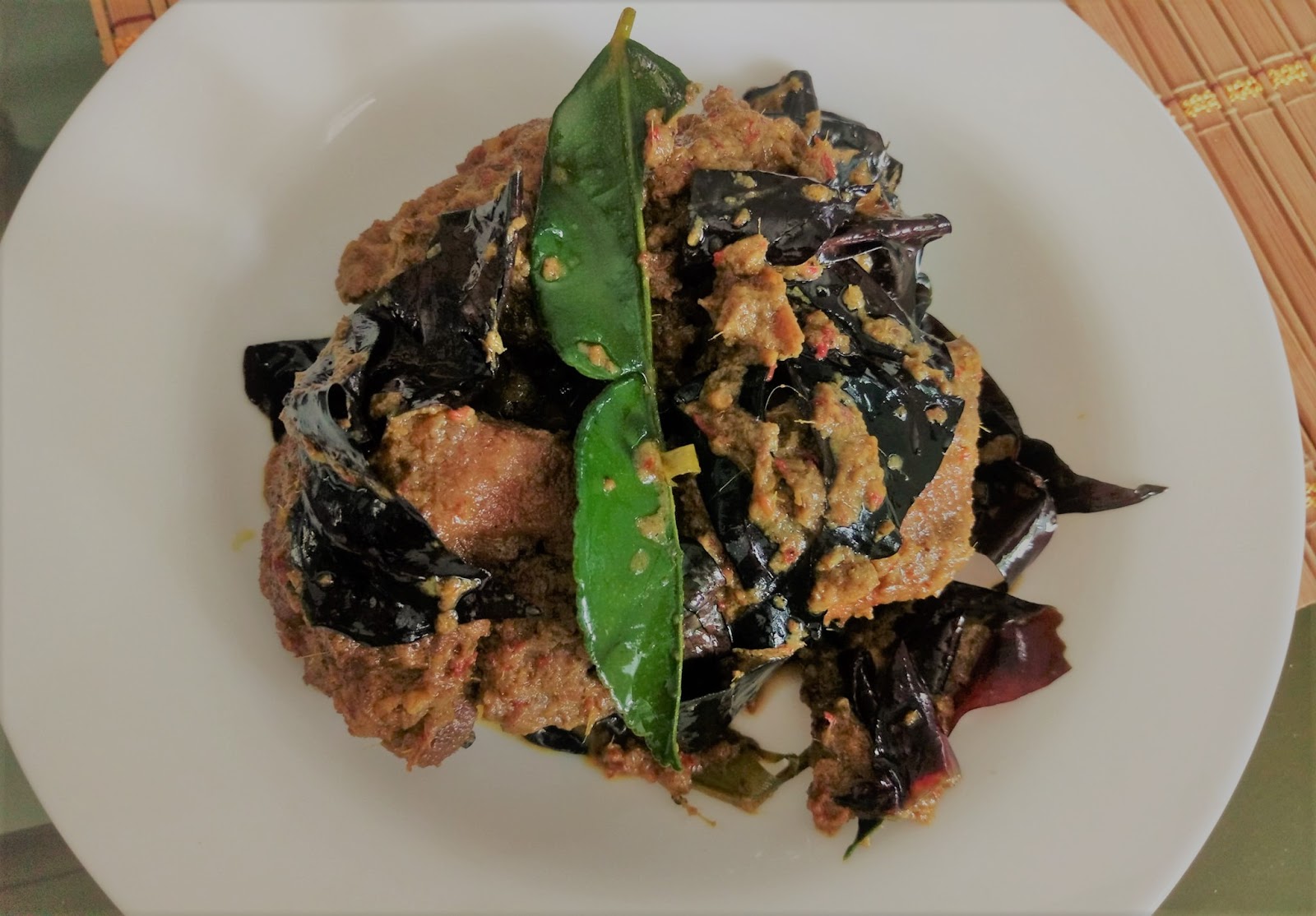 Tertunailah Hasrat Di Hati RENDANG AYAM DAUN PUDING HITAM