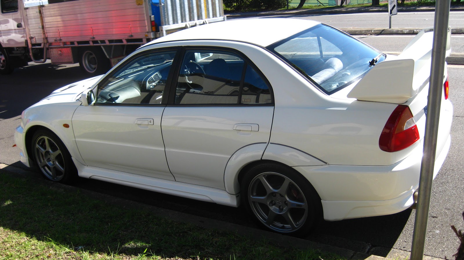 Aussie Old Parked Cars: 1999 Mitsubishi Lancer Evolution Vl