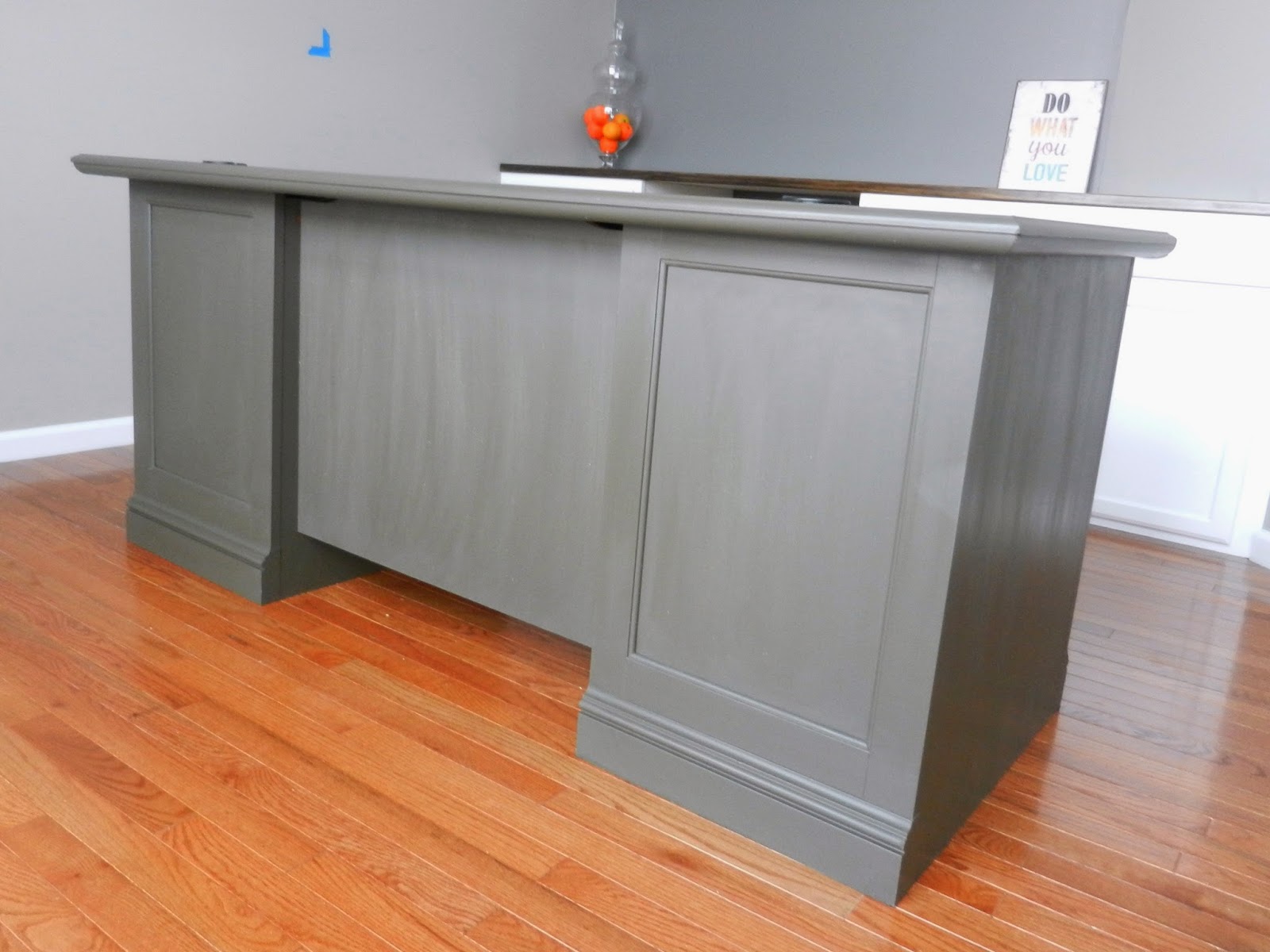 The Pros and Cons of Chalk Paint {and my desk makeover} Moving to the Country