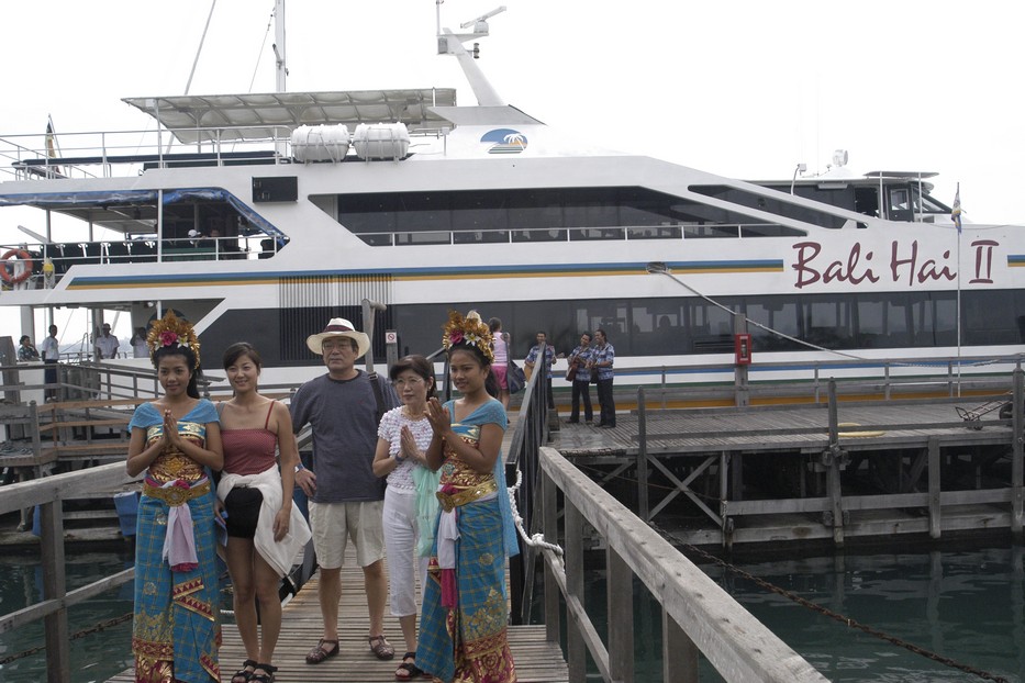 Imagine enjoying new year's celebrations in bali! Merry New Year Celebration in Bali - Feel in Bali