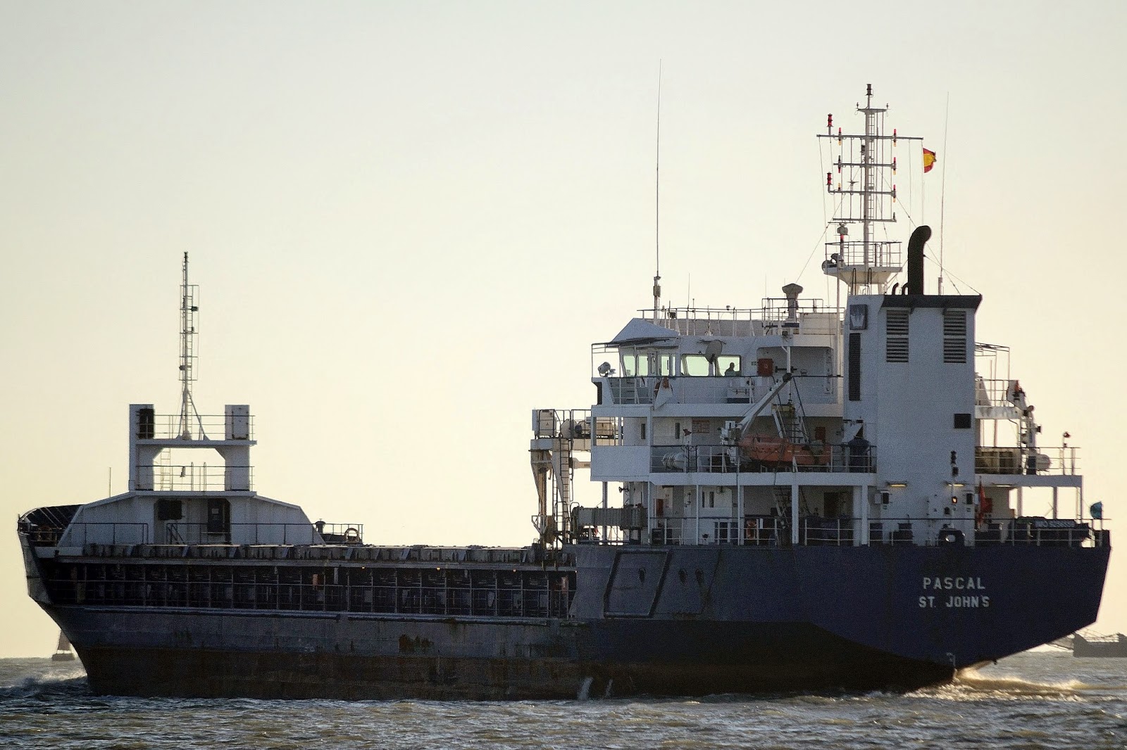 BUQUES MERCANTES A SU PASO POR SANLUCAR DE BARRAMEDA: PASCAL