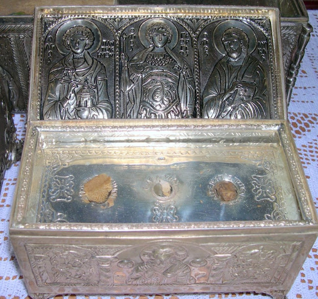 Ιερά λείψανα της Ιεράς Μονής Αγίας Παρασκευής Δομήρου https://leipsanothiki.blogspot.com/