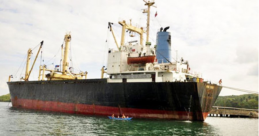 Mambulaoans WorldWide Buzz: Chinese vessel loading mineral earth at ...