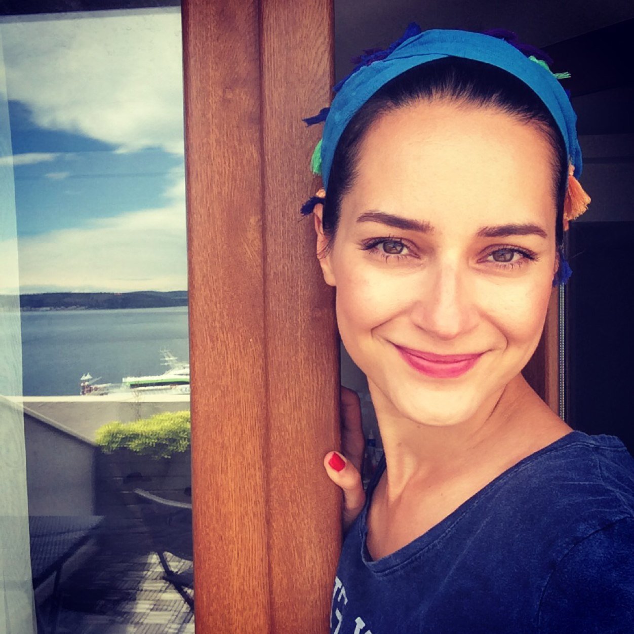 Beren Saat makyaj stili nasıl yapılır Beren Saat makyaj stili nasıl yapılır