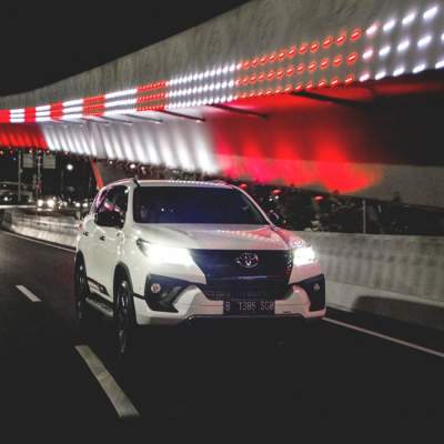 Wallpaper Fortuner Terbaru