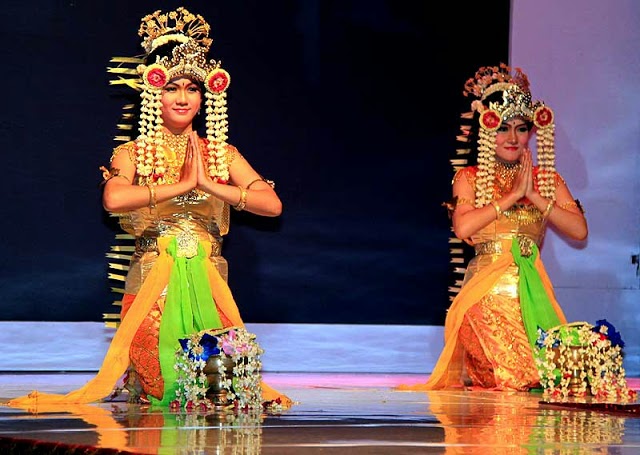 Tari Baksa Kembang Tradisikita